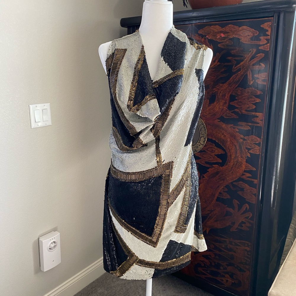 All Vintage Saints Daisa Matte Sequins Dress